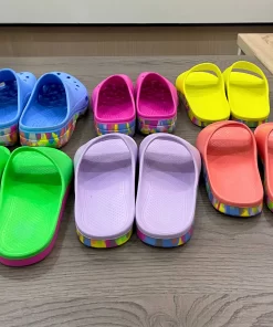 sản phẩm được tạo ra bới máy ép đế giày eva 2 màu (